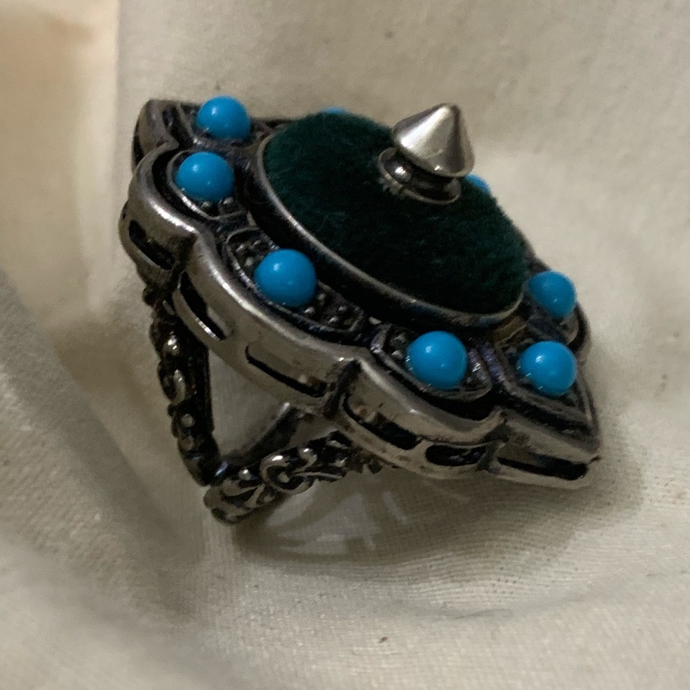 Gucci Velvet Beaded Spike Cocktail Ring Size 5.5 - Picture 7 of 16